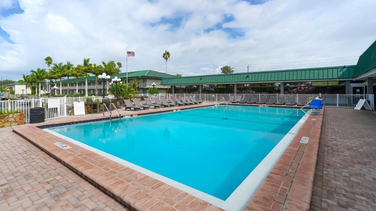 Waterfront Room, Heated Pool, Tiki Bar & Grill South Bradenton Eksteriør bilde